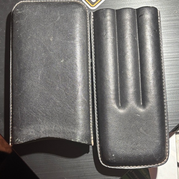 Authentic Coach Leather Cigar Case – Black – Holds 3 Cigars – Travel Humidor - Picture 5 of 6